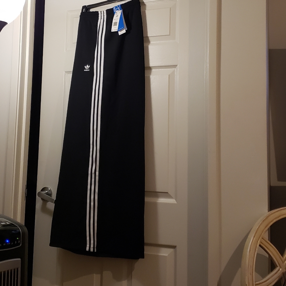 Adidas Relaxed Wide-Leg Primeblue Pants (1X Plus) - Picture 10 of 13